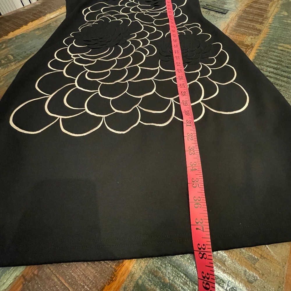 CARTISE * Chrysanthemum Appliqué Shift Dress BNWT - Picture 12 of 16
